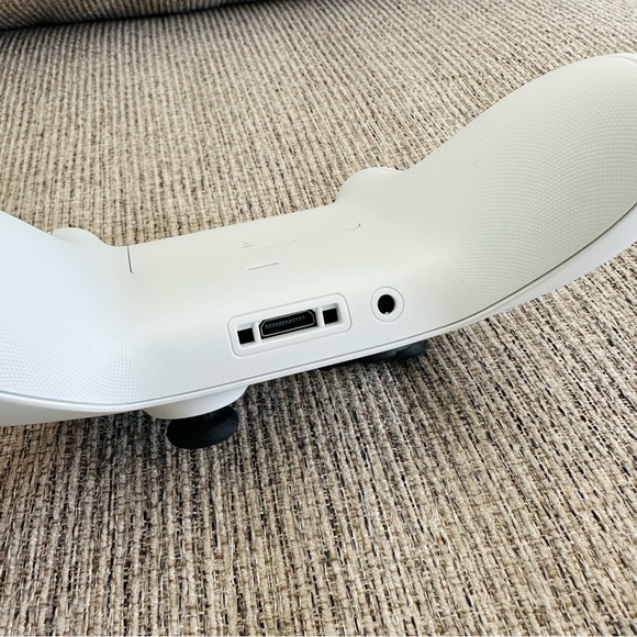 Xbox Series X|S Wireless Controller - White - Picture 9 of 12